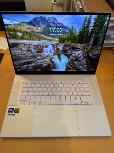 Asus rog zephyrus - zephyrus, 2024